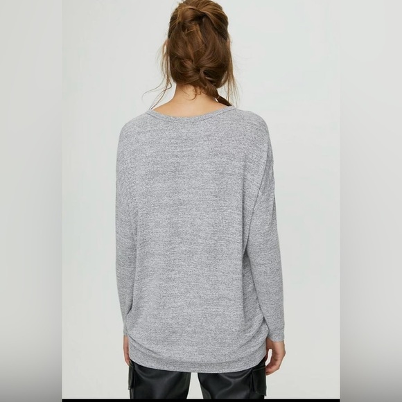 Aritzia Wilfred Free Luxe  Jersey Knit Grey Long Sleeve T-Shirt Size Medium - Picture 4 of 14